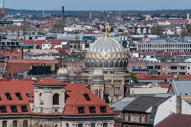 **Fotografowanie zapomnianych synagog: Jak uchwycić piękno i historię żydowskiego dziedzictwa w podróży?**