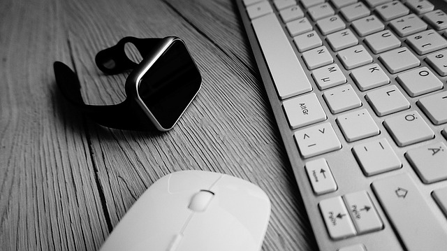 ** Czy TEG w smartwatchach to przyszłość? 5 kluczowych wyzwań technologicznych i ekonomicznych do pokonania.