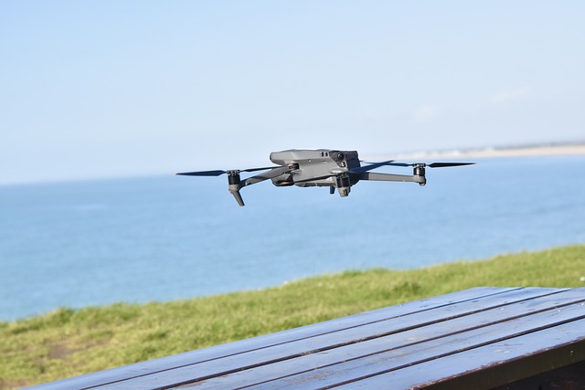 **Dronem przez Granicę: Jak Legalnie i Kreatywnie Dokumentować Podróżnicze Przejścia Graniczne?**