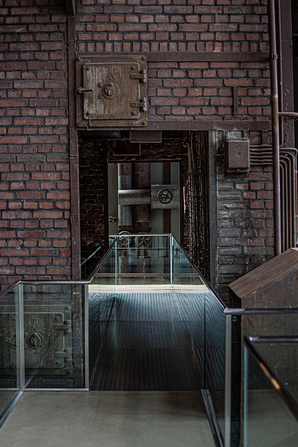 Alpinista Przemysłowy: Nowoczesne Metody Pracy na Wysokościach